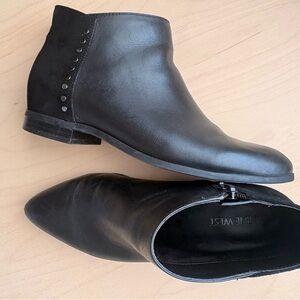 Nine West Woman’s Black Leather Ankle Boots